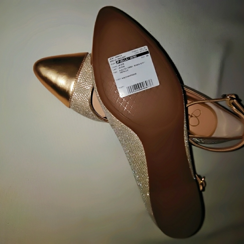 (ITEM SOLD)Jessica Simpson shoes - Picture 2 of 5
